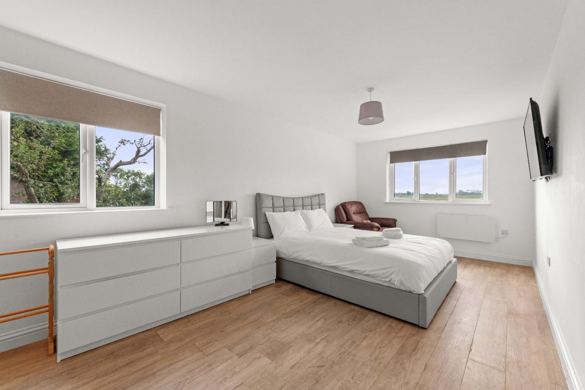 4 Bedroom House Lincs Pet & Child Friendly *