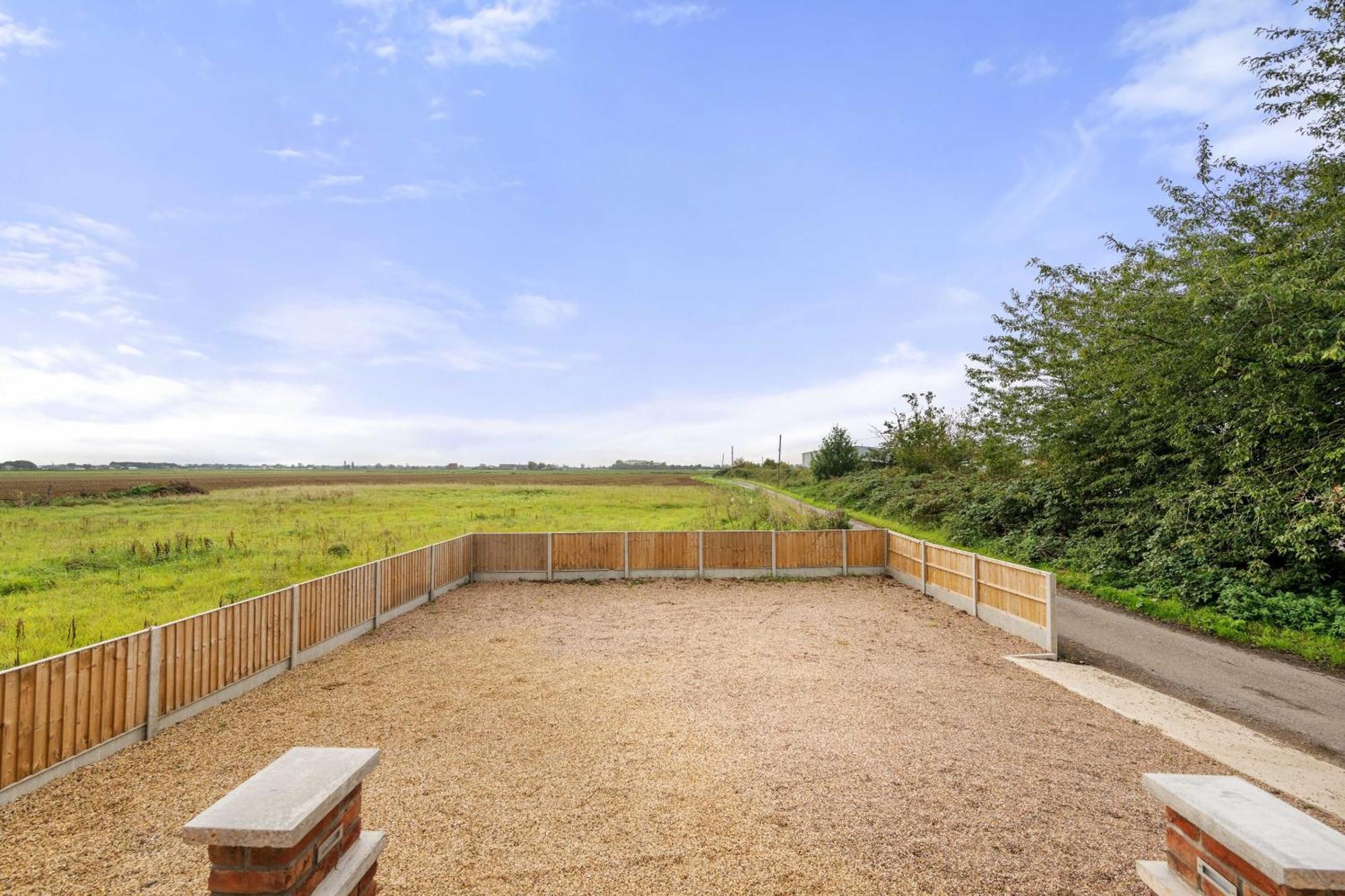 Holiday home 4 Bedroom House Lincs Pet & Child Friendly *
